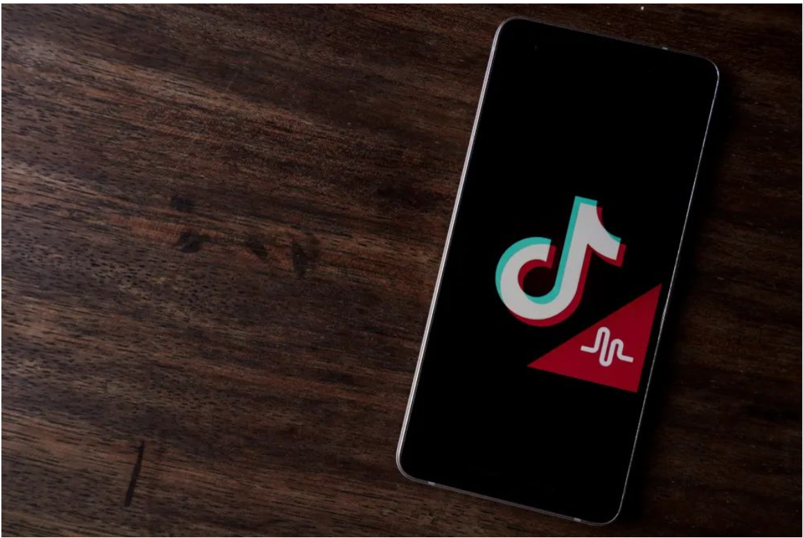 Congressi US postulare ByteDance ut exuere TikTok intra 165 dies In primis sex septimanis huius anni, iPhone venditio in Sinis per 24% annum in annum cecidit.